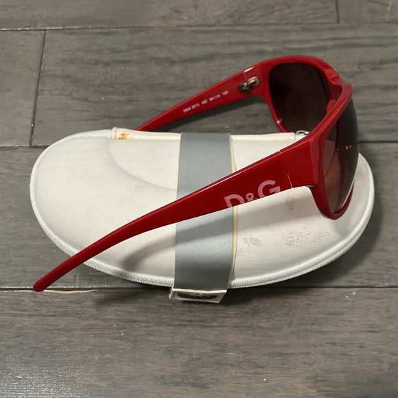 Y2K Vintage D&G Sunglasses with Case - Picture 4 of 14